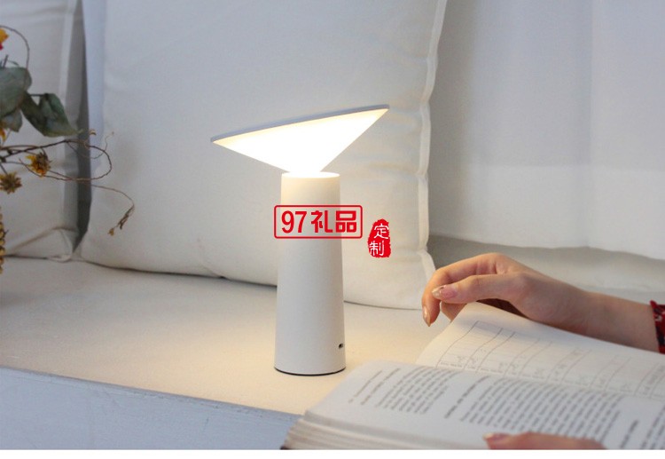 家用小I臺燈學(xué)習(xí)護(hù)眼閱讀LED臺燈觸摸創(chuàng)意USB充電小夜燈