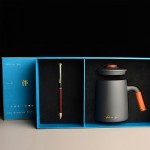 紫砂杯、紅木簽字筆商務(wù)套裝
