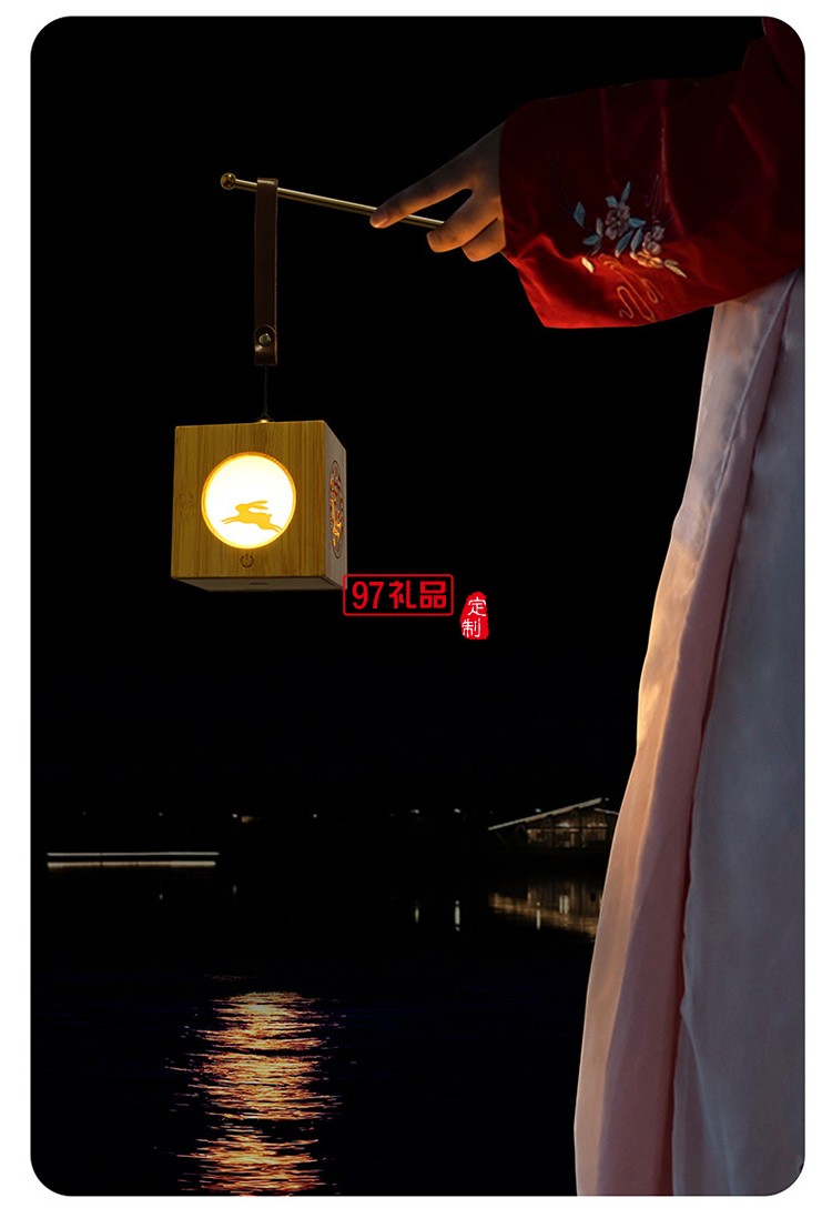 古風(fēng)異見(jiàn)追月投光燈創(chuàng)意中秋禮物氛圍夜燈中國(guó)風(fēng)木質(zhì)燈籠小夜燈